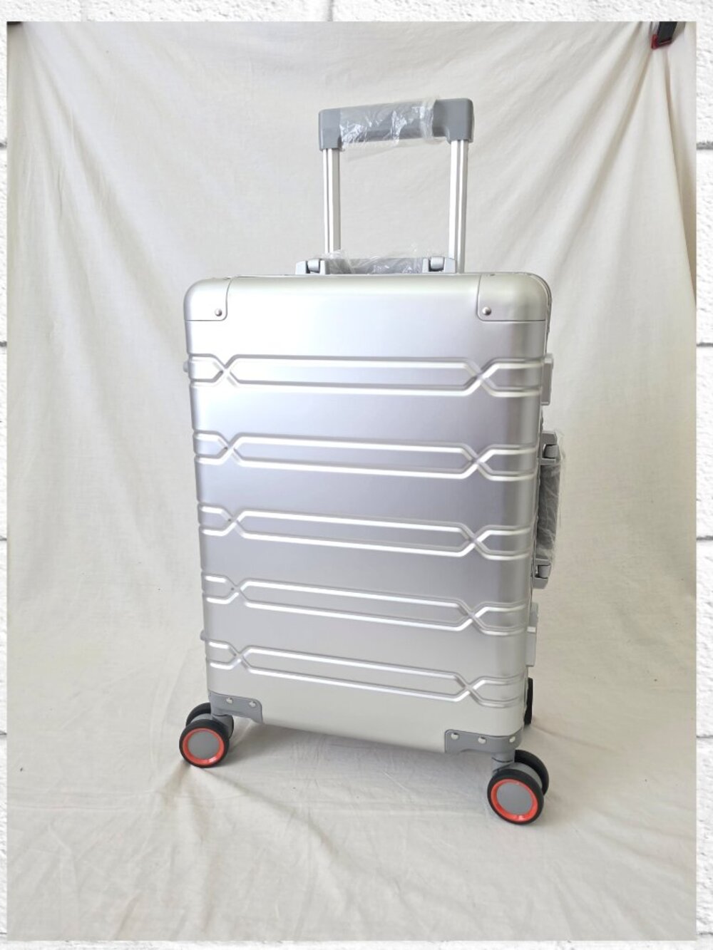 NEW! Aluminum Rolling Carry-on Suitcase w/Dual TSA Locks & Telescopic Handle